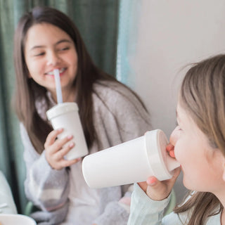 10 oz Straw Cup w/NEW No-Pull-Out Silicone Straw White