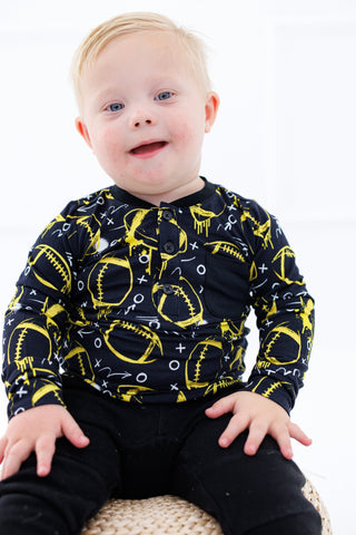 Graffiti Football Henley T-Shirt: Black & Yellow/Gold