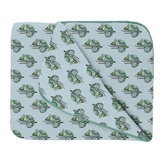Fluffle Throw Blanket with Spring Sky Chameleon
