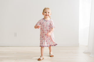 Short Sleeve Swing Dress in Shrinking Violet Balloon Dogs