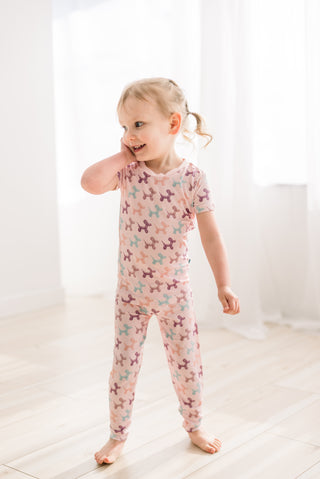 Short Sleeve Pajama Set in Shrinking Violet Balloon Dogs