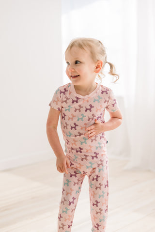 Short Sleeve Pajama Set in Shrinking Violet Balloon Dogs