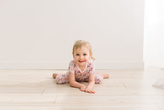 Short Sleeve Pajama Set in Shrinking Violet Balloon Dogs