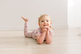 Short Sleeve Pajama Set in Shrinking Violet Balloon Dogs