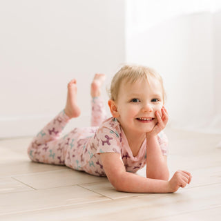 Short Sleeve Pajama Set in Shrinking Violet Balloon Dogs