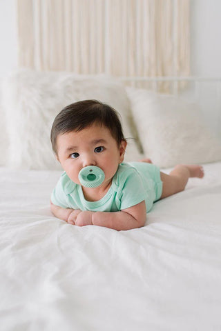 Sweetie Soother™ - Pacifier 2-Pack: Green & White Cables