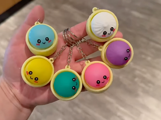 Dumpling Clicker Keychain Fidget Toy – Squishy Pop Click Sensory Toy for Stress Relief, Anxiety, Focus & On-the-Go Calm