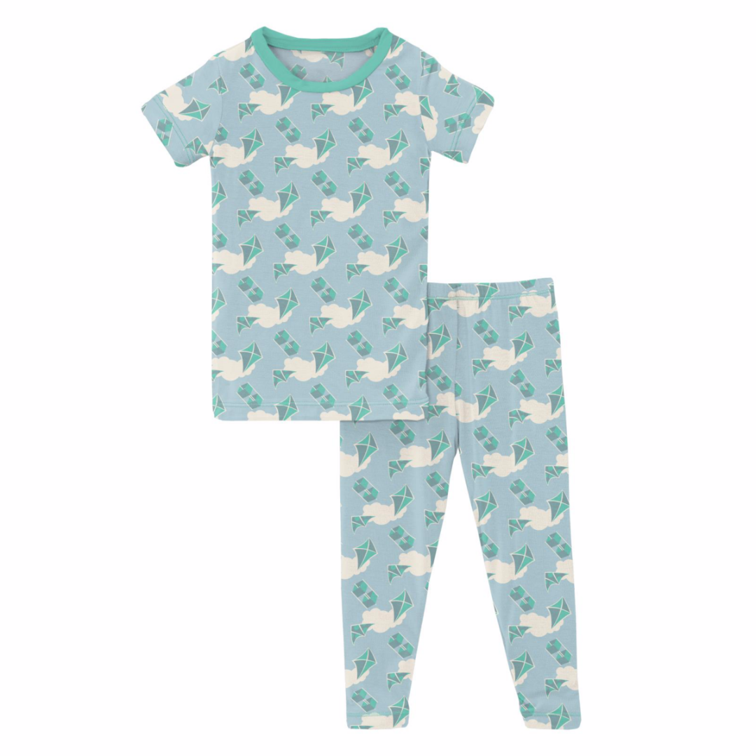 Kickee Pants Print Short Sleeve Pajama Set: Windy Day Kites