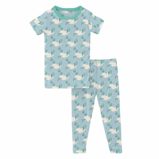 Bamboo Print Short Sleeve Pajama Set: Windy Day Kites